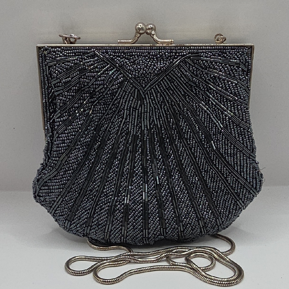Vintage Gunmetal Gray Beaded Clamshell Clutch Purse with Detachable Chain Strap